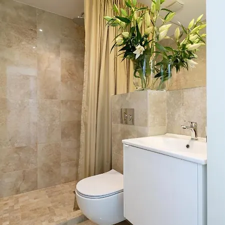 R22 Boutique Apartments